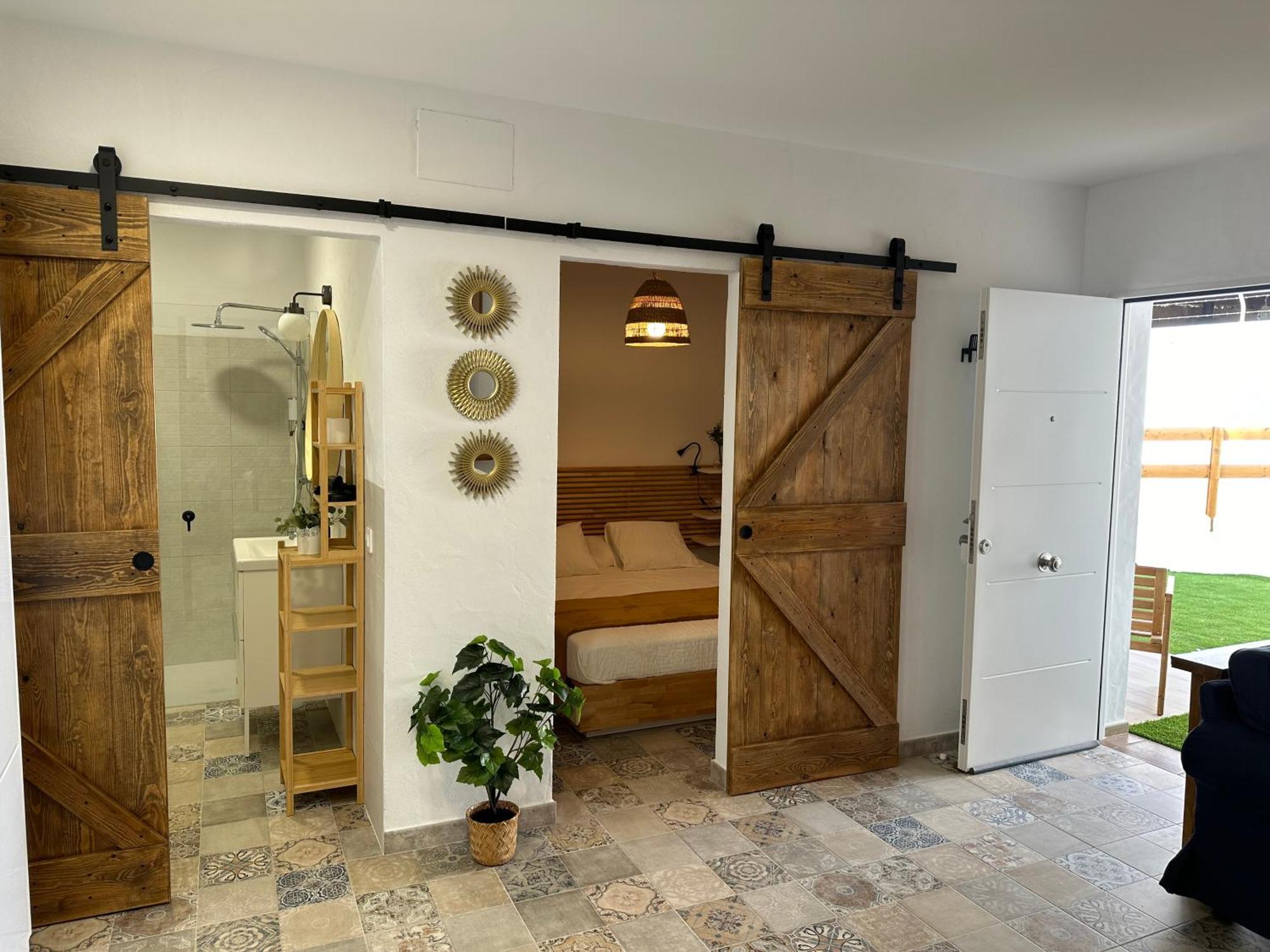 Cocos Sun Guest House Chiclana de la Frontera Exterior photo